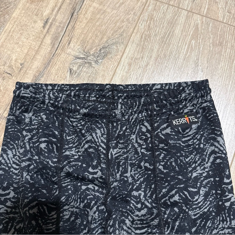 Kerrits Girls Riding leggings/breeches with knee patch in Black  and Gray size L